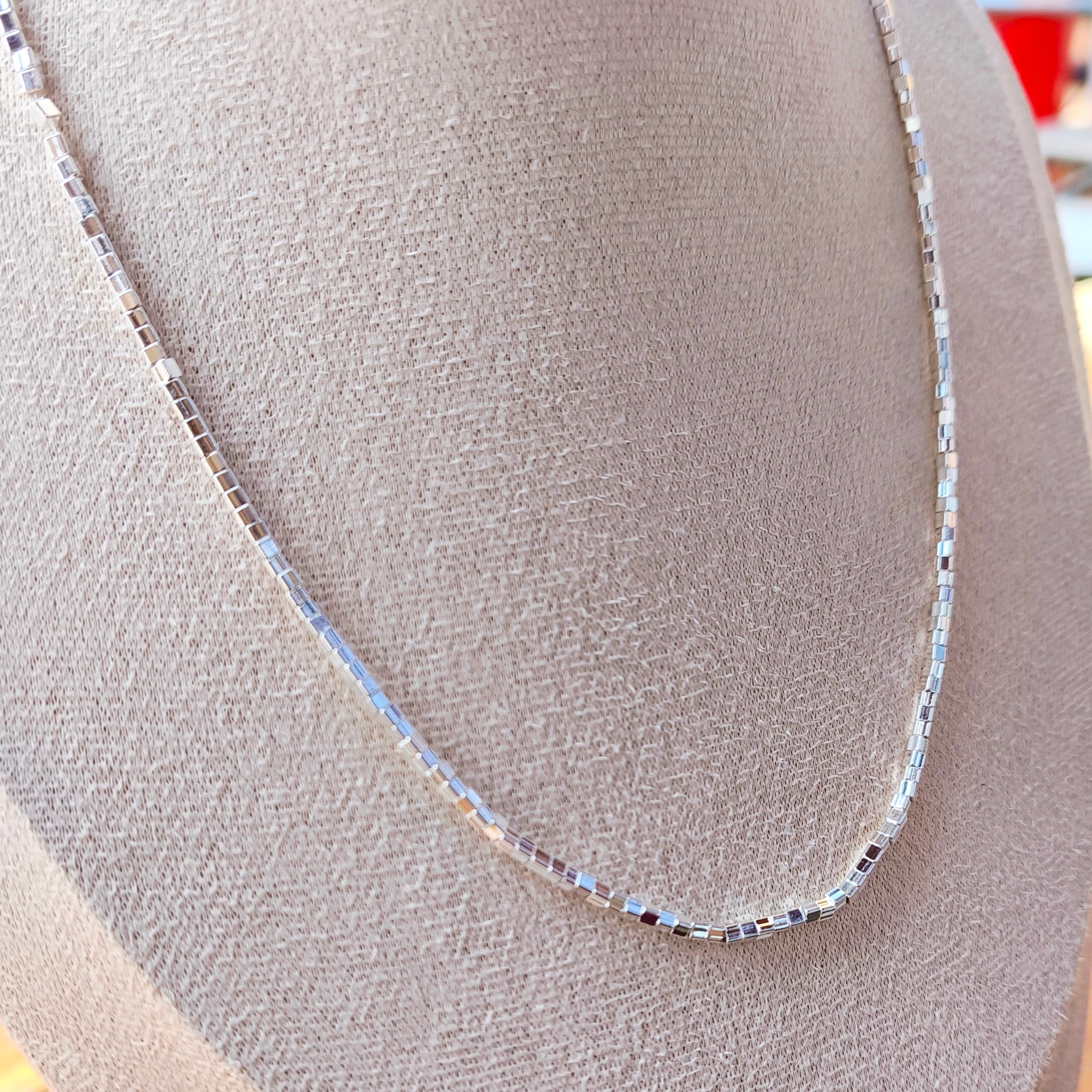 Necklace "Hilo de Sol"